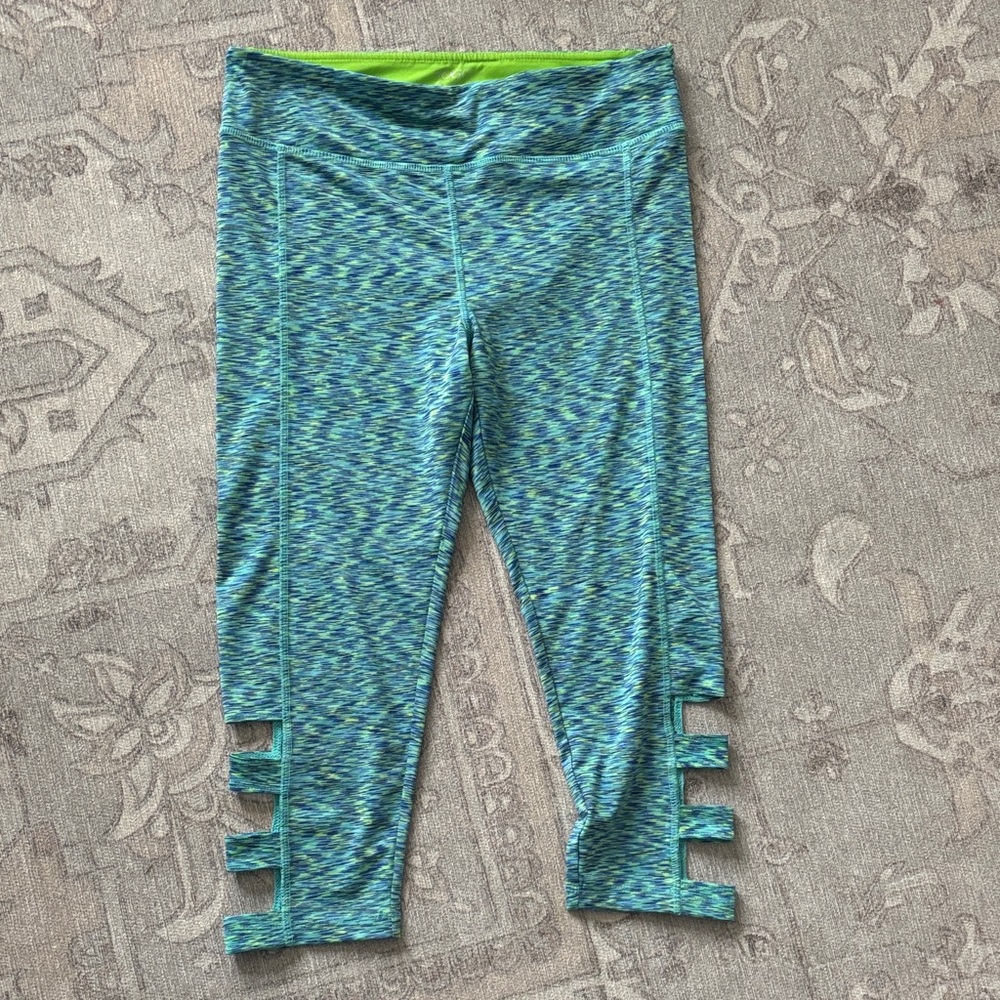 VOGO Athletica Lime Green Performance Capris